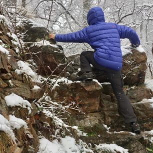 Bez omezení pohybu v bundě Marmot Hype Down Hoody