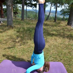 Sportovní legíny je možné používat jako spodní vrstvu, ale i samostatně.