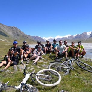 Na kole divokým Kyrgyzstánem je zážitek na celý život