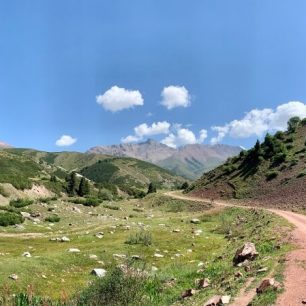 Sedmidenní okruh na samém pomezí kazašsko-kyrgyzsko-čínské hranice k začátku majestátního údolí řeky Sarydžaz.