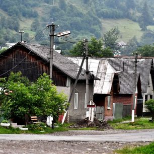 Usť Čorná, vesnice mezi poloninami Svidovec a Krásná polonina, Ukrajina