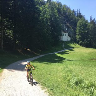 Pro cyklistiku je v Rakousku vyhrazena řada cyklostezek.