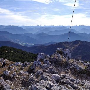 Panorama z Benediktenwand, Alpy, Německo.