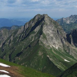 Výhled na Höfats z Kreuzeck, Allgäuské Alpy, Německo.