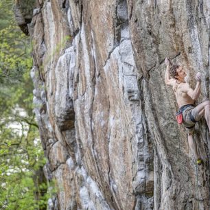 Adam Ondra v cestě Bohemian Rhapsody 9a+, Roviště