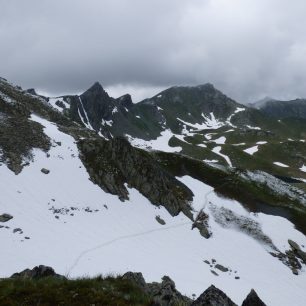 Sněhové pole pod hřebenem, Djeravica, Gjeravica, Prokletije, Kosovo, Balkán