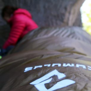 Nejlehčí spacáky na trhu vyrábí firma Cumulus. Některé mají plnivost peří až 900 cuin.