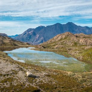 laguna ledovcového původu. Huemul Circuit, Patagonie