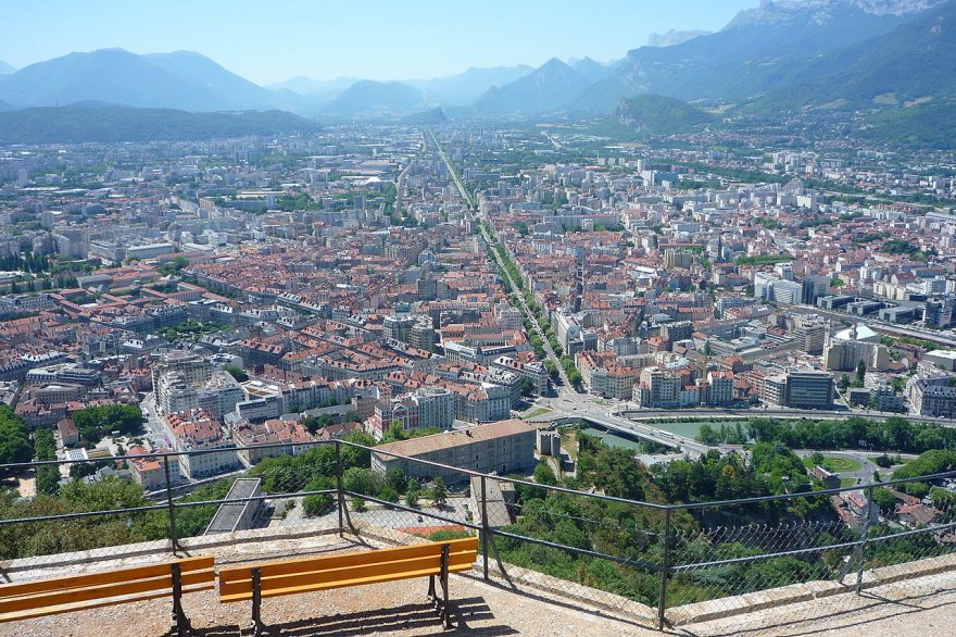 Výhled na Grenoble z vrcholu Bastille