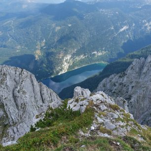 Výhledy na jezero Gosausee z Via ferraty Intersport Donnerkogel Klettersteig. Foto Pavel Krejčí