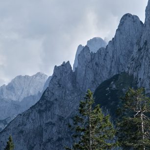 Rozeklané štíty Dachsteingebirge