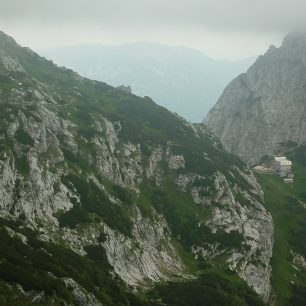 Zoissova koča v Kokskom sedle - průsečíku několika tras