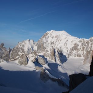 Mont Blanc z výstupu na Dent du Géant.