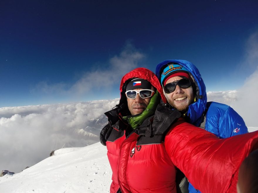 Vrcholové selfie s Radkem Jarošem.