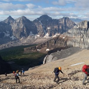 Druhá polovina výstupu na Mt. Temple, Rockies, Kanada.