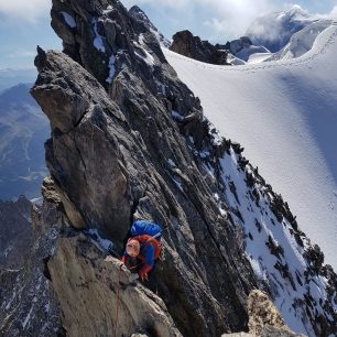 Traverz Grandes Jorasses je komplexní extrémně náročná vysokohorská túra, která překonává sedm čtyřtisícovek.