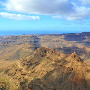 Hluboké kaňony sbíhají na jih směrem k oceánu, Gran Canaria