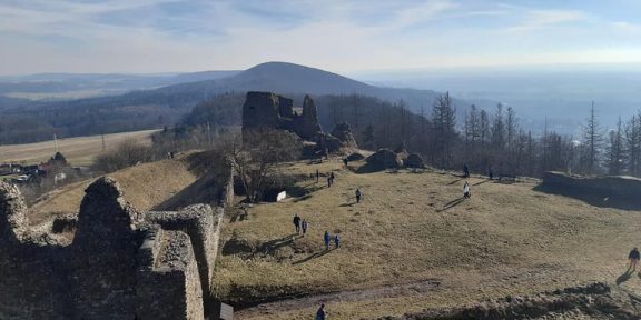 Okruh Železnými horami od přehrady Seč na zříceninu hradu Lichnice