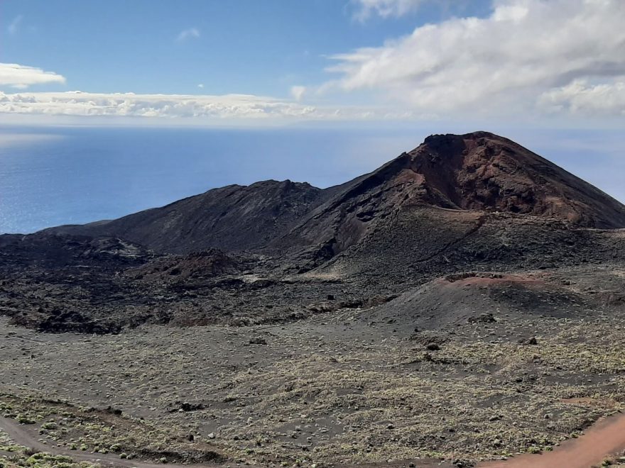 Nejmladší ze sopek Tenequía chrlila lávu v roce 1971. Ruta de los Volcanes, La Palma, Kanárské ostrovy