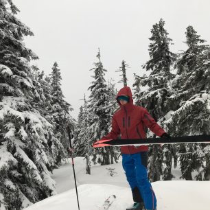 Testování bundy KILPI HASTAR-M na skialpech během výstupu na pásech