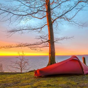 Nejlehčím dvouplášťovým jednoosobním stanem na světě je v současnosti Nordisk LOFOTEN 1 SI ULW (490 g)