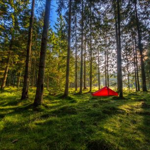 Nejlehčím dvouplášťovým jednoosobním stanem na světě je v současnosti Nordisk LOFOTEN 1 SI ULW (490 g)