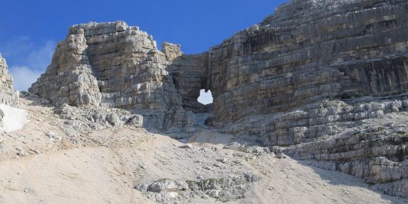 Rodinná via ferrata ke skalnímu oknu Prestreljenik