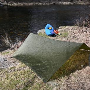 Jednoduché áčko vytvořené pomocí děleného pádla - WARMPEACE SHELTER TARP