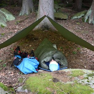 Plachto, plachto, kdo v tobě přebývá - WARMPEACE SHELTER TARP