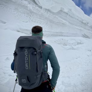 Do batohu ORTOVOX Peak 40 Dry se s přehledem vyjde výbava na více dní.