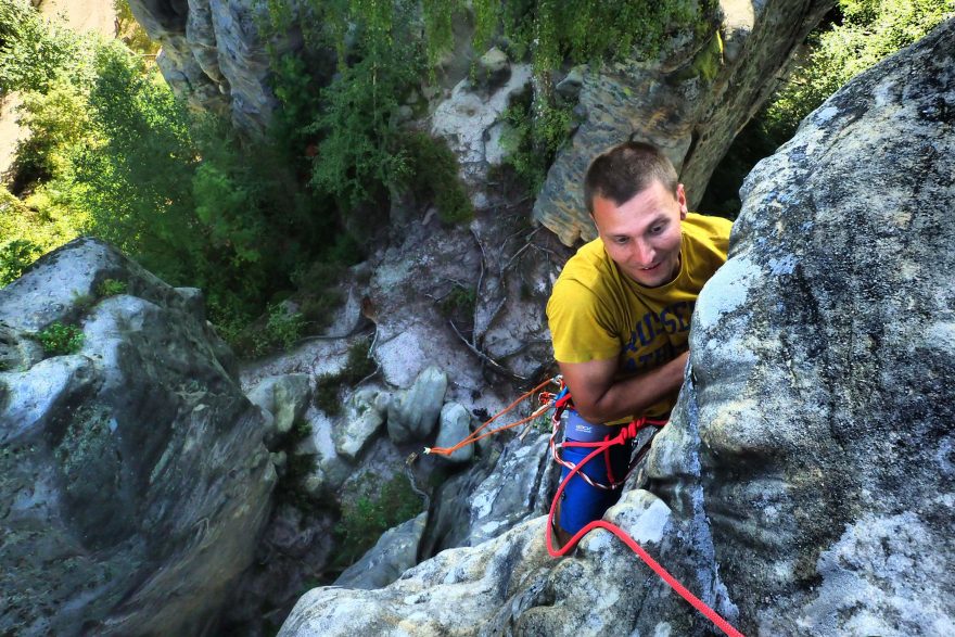 Pískovec jsou naše malé hory a nejeden český alpinista či Himalájista vyrostl do „výšky“ na těchto skalách.