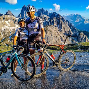 Máme hotovo! 17 výjezdů na Tre Cime di Lavaredo, 14 Everestingů, 68 dní, přes 130.000 m převýšení. Markéta Peggy Marvanová a Pavel Paloncý při dobročinném projektu Korona Himálaje 2021.