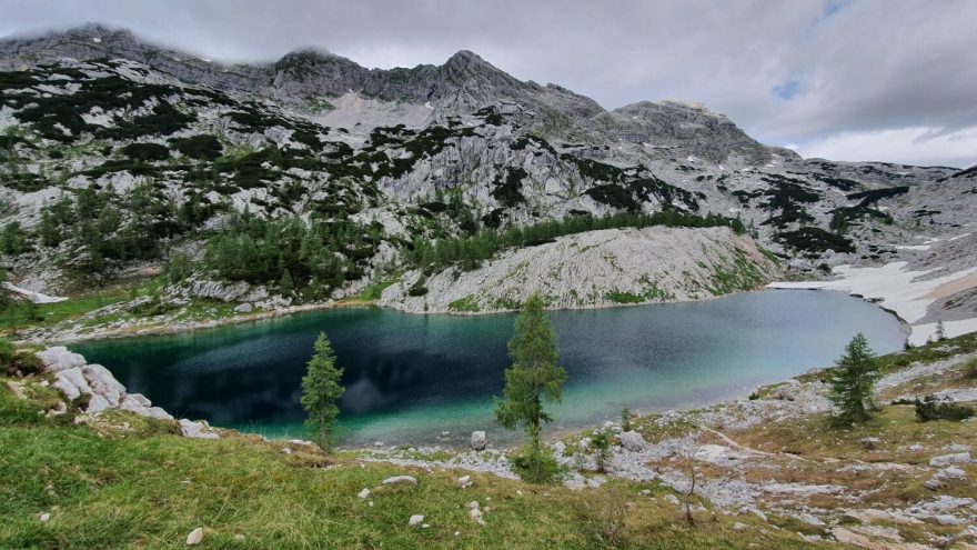 Veliko jezero (Ledvica), Dolina Triglavských jezer, Julské Alpy, Slovinsko