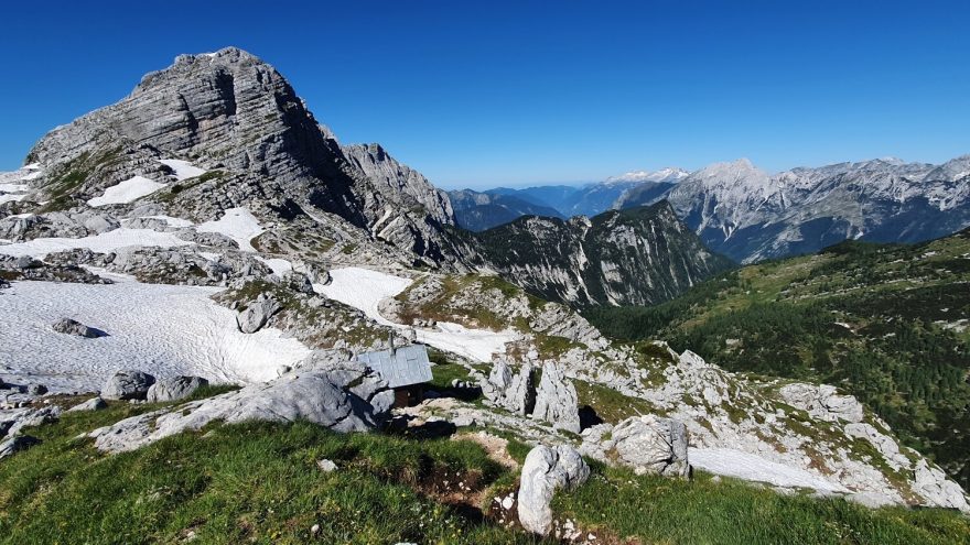 Výhledy z chaty Zasavska koča, Dolina Triglavských jezer, Julské Alpy, Slovinsko