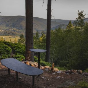 Kromě vyhlídek najdeme v lesoparku na Stráži pěkné posezení. Rokytnice nad Jizerou, Krkonoše