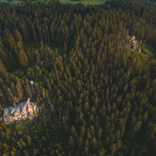 Letecký pohled na vyhlídky Hlídka na Stráži, Rokytnice nad Jizerou, Krkonoše