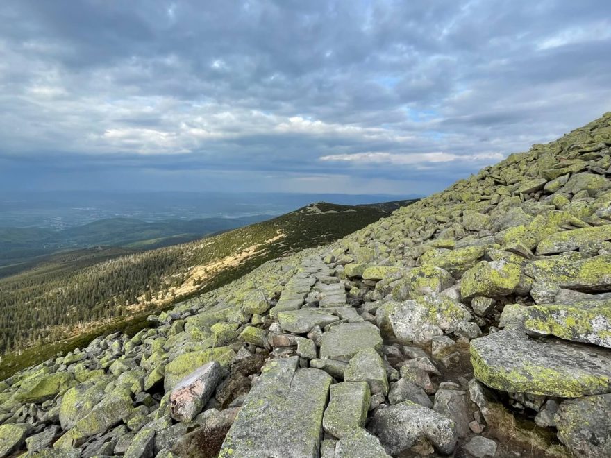 Den 10 - Pod Vysokým kolem, Krkonoše. Přeběh Severní stezky podél severní hranice ČR