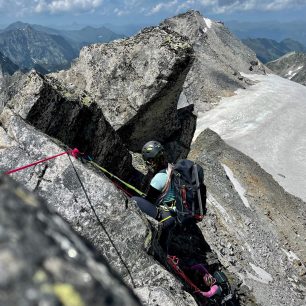 Batoh ORTOVOX Peak 40 Dry při testování v Alpách.