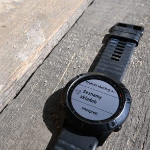 Třídění skladeb a hudby v přehrávači MP3 - Garmin Fenix 6X PRO