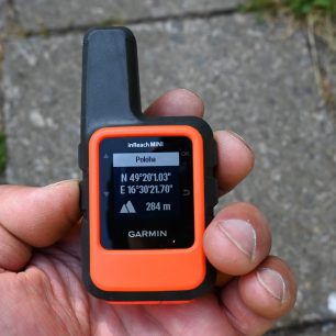 Detail na obrazovku s údaji o poloze a nadmořské výšce - Garmin inReach Mini