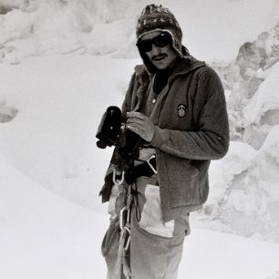 Prvovýstup Josky Rakoncaje severní stěnou Nanda Devi (7816 m) z roku 1981 je dodnes hodnocený jako jeden z nejtěžších himálajských výstupů v historii.