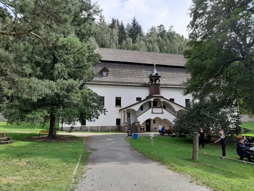 Jiráskovy skály, zámeček Bischofstein neboli Bišík