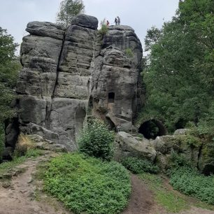 Jiráskovy skály okruh na zříceninu hradu Skály.