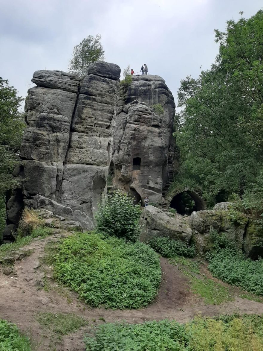 Jiráskovy skály okruh na zříceninu hradu Skály.