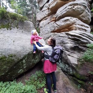 Jiráskovy skály okruh na zříceninu hradu Skály.