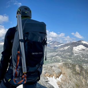 Batoh ORTOVOX Peak 40 Dry se velmi dobře přizpůsobí vašim zádům.