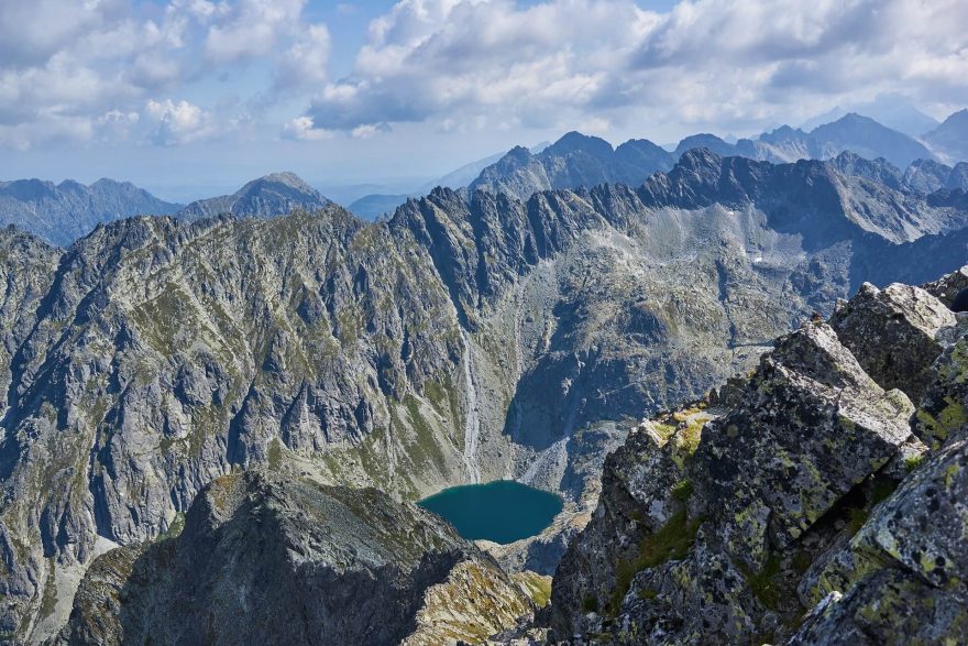 Výhledy z vrcholu Kriváň, Vysoké Tatry, Slovensko.