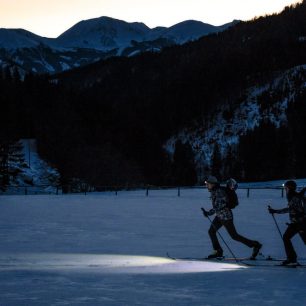 Čelovku Ledlenser Neo 10R využijete i na skialpech.