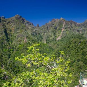 Za malou zacházku stojí vyhlídka Balcoes podél Levády do Juncal. Madeira