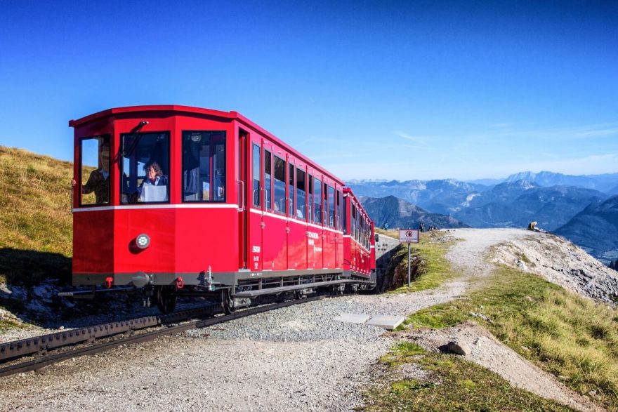 Na vrchol Schafberg vás vyveze historická zubačka, Solná komora, rakouské Alpy